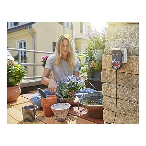  GARDENA NatureUp! Base Set Vertical Plant Wall for Vertical Greening of Balconies Patios Courtyards for 9 Plants Expandable Plug-in System with Clips Weather Resistant 13150-20