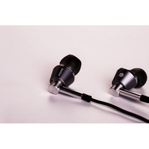  1MORE Triple Driver In-Ear Headphones (EarphonesEarbuds) with Apple iOS and Android Compatible Microphone and Remote (Silver)