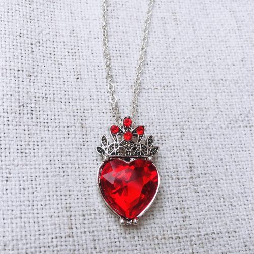  7Queen Descendants Necklace Evie Queen of Heart Princess Costume Fan Jewerly Red Heart Pendant Halloween Accessories Birthday Valentines for Kids Girls Mom Her(Red Rubies)