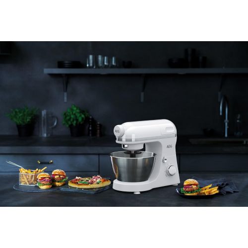  AEG KM 3200 Kuechenmaschine (1 PS, 6 Geschwindigkeitsstufen, Pulse-Funktion, inkl. Umfangreiches Zubehoer und aufsetzbarer Standmixer, 4 l Edelstahl-Ruehrschuessel mit Spritzschutz, Sa