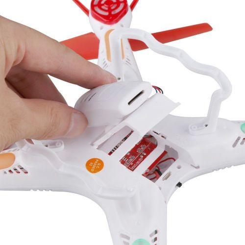  AKASO Akaso X5C 4-Channel 2.4-GHz 6-Axis Gyro Headless 360-Degree 3D Rolling Mode RC Drone Quadcopter with HD Camera, Micro SD Card and Blades Propellers