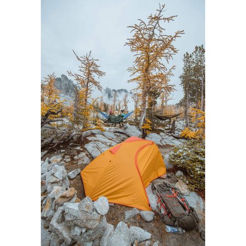  [아마존베스트]ALPS Mountaineering Zephyr 3-Person Tent, Copper/Rust