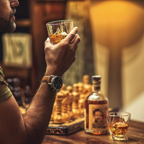  [아마존베스트]AMERIGO MAKE IT SPECIAL Amerigo Premium Whiskey Glass Set of 4 in Luxury Gift Box - Twist Whiskey Glasses 10oz for Scotch, Bourbon & Old Fashioned Cocktails - Whisky Gift for Men - Glass Tumblers - Father