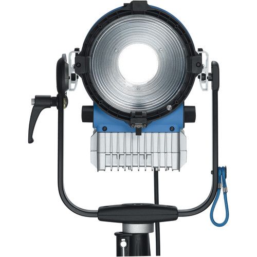  ARRI L7-C LE2 LED Fresnel with powerCON Cable (Silver/Blue, Pole Operated)