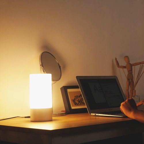  [아마존 핫딜]  [아마존핫딜]AUKEY Table Lamp, Touch Sensor Bedside Lamps + Dimmable Warm White Light & Color Changing RGB for Bedrooms