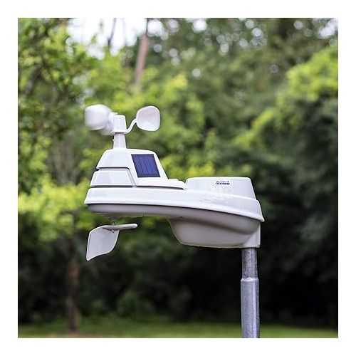  AcuRite Iris (5-in-1) Weather Station for Indoor/Outdoor Temperature and Humidity, Wind Speed/Direction, and Rainfall with High-Definition Display, Lightning Detection, and Built-In Barometer (01024M)