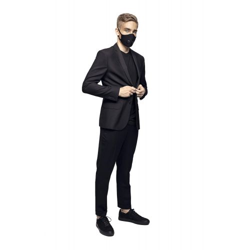  Airinum Urban Air Mask 2.0 - Reusable & Adjustable Air Mask That Protects Against Air Pollution, Smog, Allergens and Bacteria - Onyx Black M