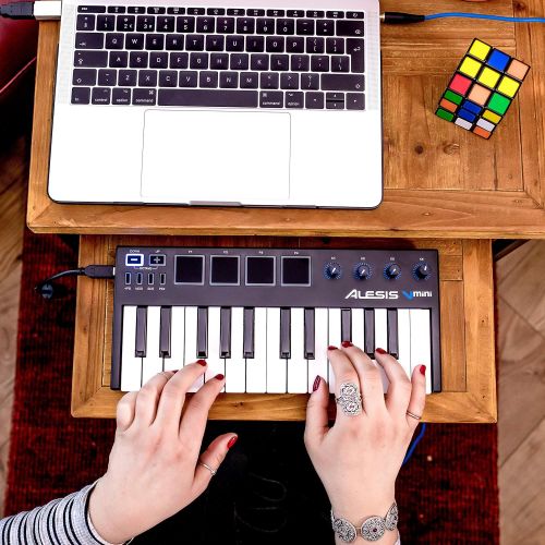  [아마존베스트]Alesis VMini | Portable 25-Key USB MIDI Keyboard Controller with 4 Backlit Sensitive Pads, 4 Assignable Encoders and Professional Software Suite with ProTools | First Included, Mul