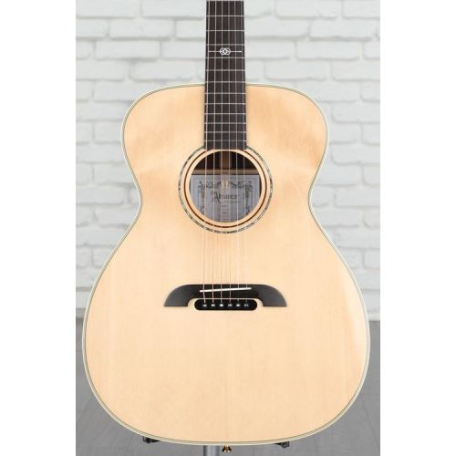  Alvarez FYM70 Yairi Series Folk/OM Acoustic Guitar - Natural