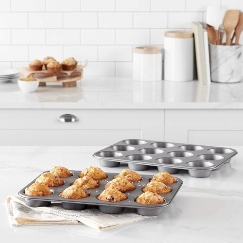  [아마존베스트]Amazon Basics Nonstick Carbon Steel Muffin Pan, Set of 2, 12 Cups Each