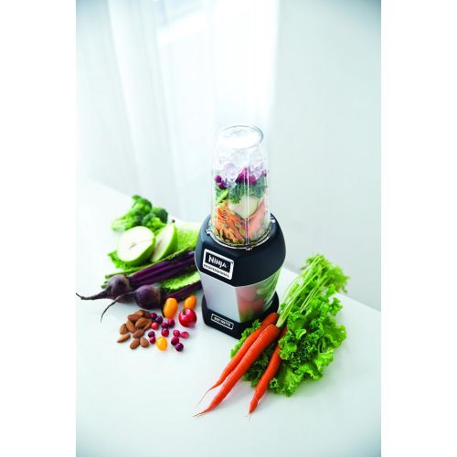 닌자 Amazon Renewed Nutri Ninja Pro Personal Blender with 900 Watt Base and Vitamin and Nutrient Extraction for Shakes and Smoothies with 18 and 24-Ounce Cups (BL456) (Renewed)