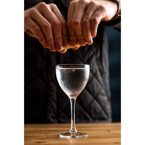  [아마존베스트]Amehla Nick and Nora Coupe Cocktail Glasses - Handblown Set of 2, Hand Etched Vintage Small Coupe Glass to Serve a Manhattan, Martini, Aperitif, Algonquin, or Port Wine, 5-ounce (Honeycom