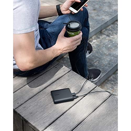 앤커 Anker PowerCore 13000 Portable Charger - Compact 13000mAh 2-Port Ultra Portable Phone Charger Power Bank with PowerIQ and VoltageBoost Technology for iPhone, iPad, Samsung Galaxy (