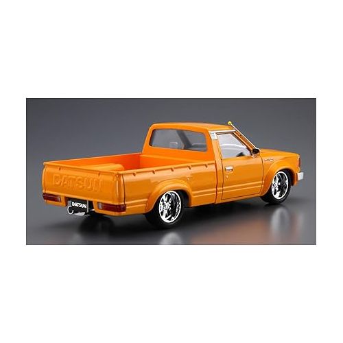  Aoshima Nissan Datsun Truck Custom 82 1:24 Scale Model Kit