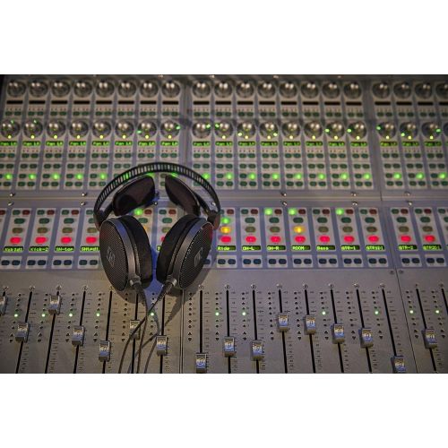 오디오테크니카 Audio-Technica Professional Open-Back Reference Headphones Black (ATH-R70X) with Audio-Technica Omnidirectional Condenser Lavalier Microphone & Slappa HardBody PRO Headphone Case B