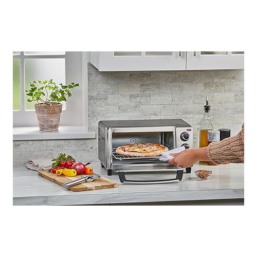  BLACK+DECKER 4-Slice Toaster Oven, TO1313SBD, Even Toast, 4 Cooking Functions Bake, Broil, Toast and Keep Warm, Removable Crumb Tray, Timer