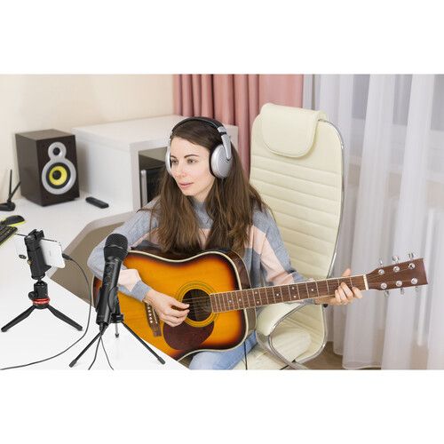  BOYA Handheld Microphone (with Mini Tripod / USB Type-C / USB-A / Lightning Audio Cables Included)