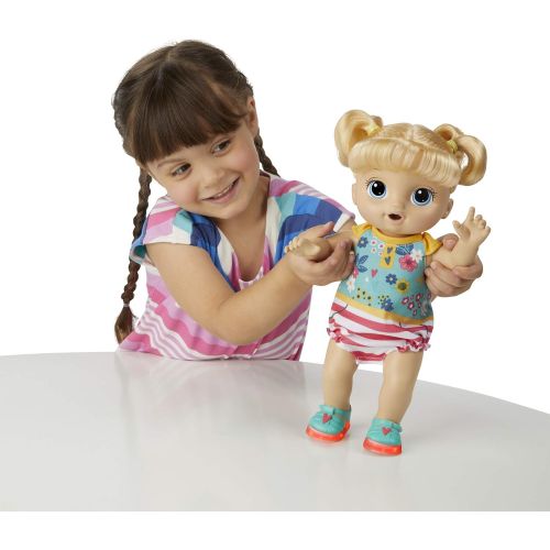  [아마존베스트]Baby Alive Step ‘N Giggle Baby Blonde Hair Doll with Light-Up Shoes, Responds with 25+ Sounds & Phrases, Drinks & Wets, Toy for Kids Ages 3 Years Old & Up