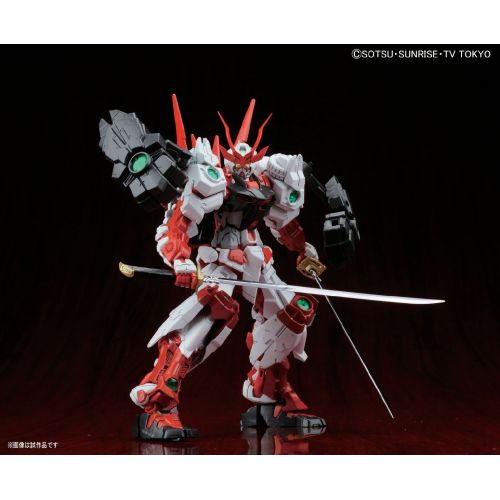 반다이 Bandai Hobby MG Sengoku Astray Gundam Model Kit (1100 Scale)