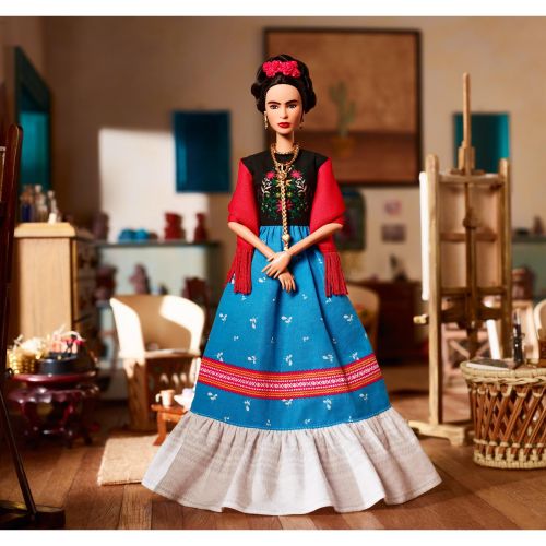 바비 Barbie Inspiring Women Series Frida Kahlo Doll, Iconic Fringe Shawl