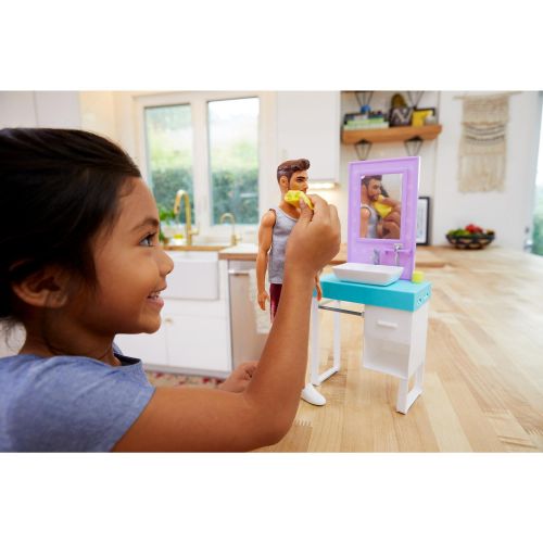 바비 Barbie Bathroom-Themed Playset with Shaving Ken Doll and Sink/Mirror