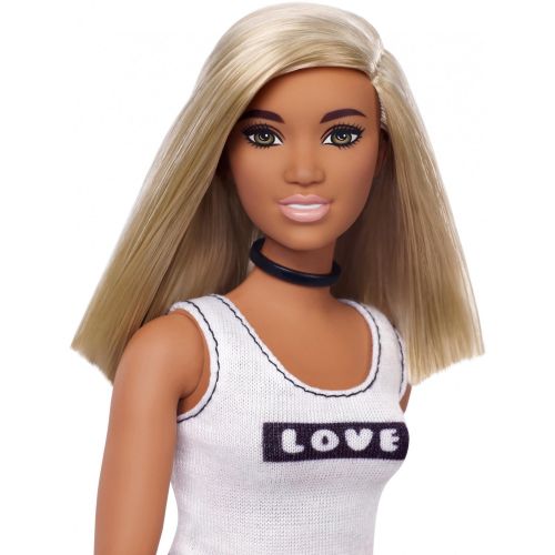 바비 Barbie Fashionistas Doll, Curvy Body Type with Love Tank Top