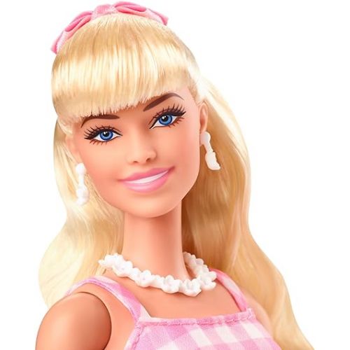 바비 Barbie The Movie Doll, Margot Robbie as, Collectible Doll Wearing Pink and White Gingham Dress with Daisy Chain Necklace