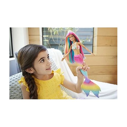 바비 Barbie Dreamtopia Doll, Rainbow Magic Mermaid with Rainbow Hair and Blue Eyes, Water-Activated Color-Change Feature