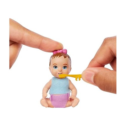 바비 Barbie Skipper Babysitters Inc Baby Small Doll & Accessories, First Tooth Playset with Appearing & Disappearing Tooth