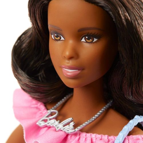 바비 Barbie Metiers Coffret Salon de Beaute et de coiffure avec poupee brune et accessoires inclus, jouet pour enfant, FJB37