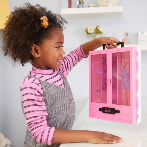 바비 Barbie Fashionistas Ultimate Closet Doll and Accessories