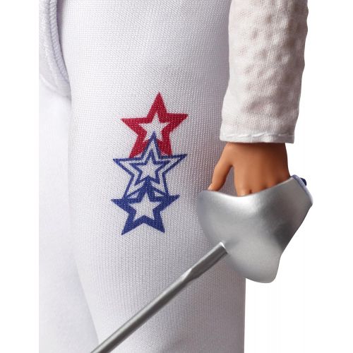 바비 Ibtihaj Muhammad Barbie Doll with Fencing Uniform, Hijab, Sabre and Mask