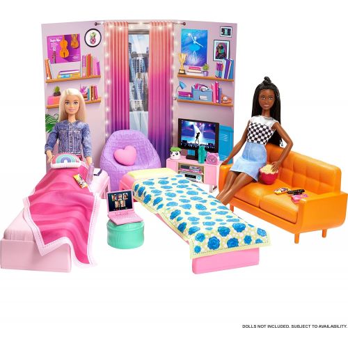 바비 Barbie: Big City, Big Dreams Dorm Room Playset with 2 Beds, Couch, Bean Bag Chair, Bedroom Furniture, Decor & Accessories, Gift for 3 to 7 Year Olds