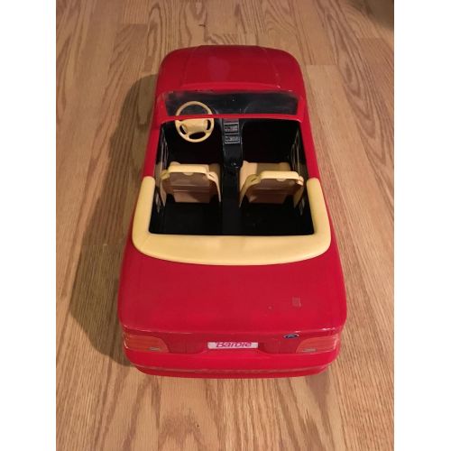 바비 Barbie Ford Mustang Convertible Magically EXPANDS From 2-to-4 Seater!