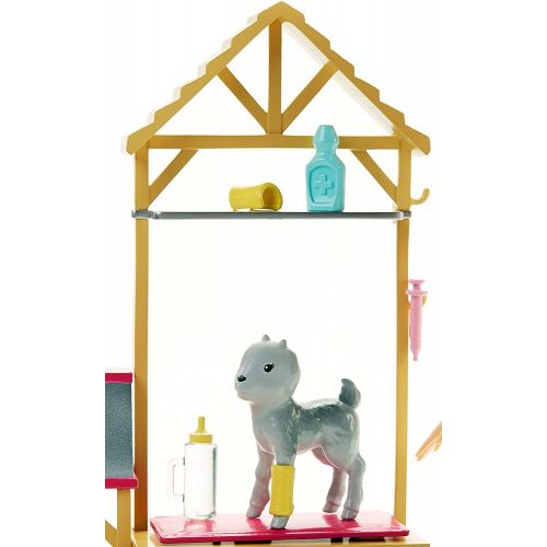 바비 Barbie Careers Farm Vet Doll & Playset