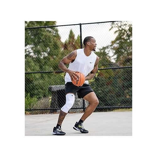  Bauerfeind Sports Compression Knee Support NBA - Lightweight Design with Gripping Zones for Basketball Knee Pain Relief & Performance with Team Designs (Black, S)