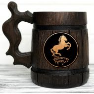 [아마존베스트]BeardedMugs Prancing Pony Mug. Lord of the Rings Gift. The Prancing Pony Wooden Hobbit Mug. Frodo Prancing Pony Pub Inspired Tankard. Beer Mug. LOTR Gift. Beer Tankard Wooden Stein #75/0.6L /