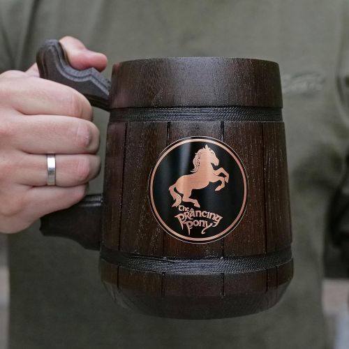  [아마존베스트]BeardedMugs Prancing Pony Mug. Lord of the Rings Gift. The Prancing Pony Wooden Hobbit Mug. Frodo Prancing Pony Pub Inspired Tankard. Beer Mug. LOTR Gift. Beer Tankard Wooden Stein #75/0.6L /