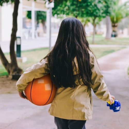  Bedwina Inflatable Basketballs (Pack of 12) 16 inch, Beach Balls for Sports Themed Birthday Parties, Beach Pool Party, Games, Favors, Stocking Stuffers