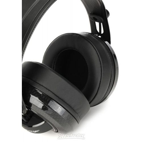  Behringer BH40 Premium Circum-Aural Closed-back Headphones