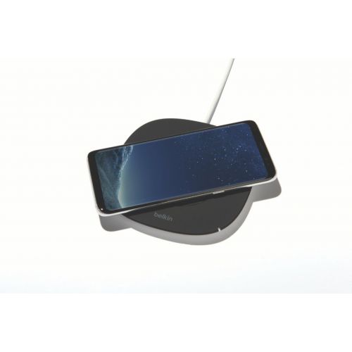 벨킨 Belkin Boost Up Qi Wireless Charging Pad 5W  Universal Wireless Charger for iPhone XR, XS, XS Max / Samsung Galaxy S9, S9+, Note9 / LG, Sony and more