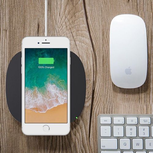 벨킨 Belkin Boost Up Qi Wireless Charging Pad 5W  Universal Wireless Charger for iPhone XR, XS, XS Max / Samsung Galaxy S9, S9+, Note9 / LG, Sony and more