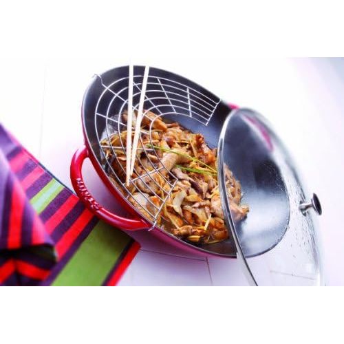  Staub 1313906 Wok,mit Glasdeckel 37 cm, 5,7 L mit mattschwarzer Emaillierung im Inneren des Topfes, kirschrot