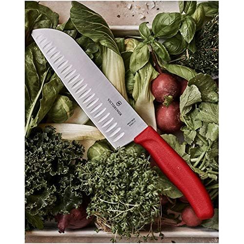  Besuchen Sie den Victorinox-Store Victorinox Swiss Classic Kuechen-/ Santokumesser, 17 cm Klinge, Kullenschliff, Edelstahl, Rostfrei, Geschenkbox, rot