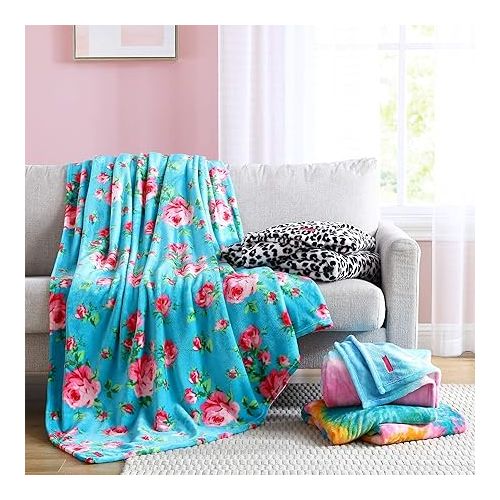 Betsey Johnson | Fleece Collection | Blanket - Ultra Soft & Cozy Plush Fleece, Lightweight & Warm, Perfect for Bed or Couch, Twin, Bouquet Day
