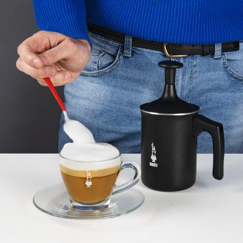  [아마존베스트]Bialetti Tuttocrema Milk Frother for 3 Cups with Double Strainer for Creamy & Frothy Milk, Black