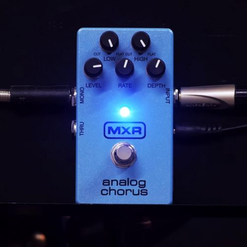  MXR M234 Analog Chorus Pedal Bundle with Blucoil Slim 9V 670mA Power Supply AC Adapter, 2-Pack of Pedal Patch Cables, and 4-Pack of Celluloid Guitar Picks