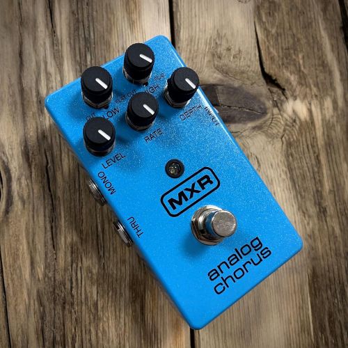  MXR M234 Analog Chorus Pedal Bundle with Blucoil Slim 9V 670mA Power Supply AC Adapter, 2-Pack of Pedal Patch Cables, and 4-Pack of Celluloid Guitar Picks