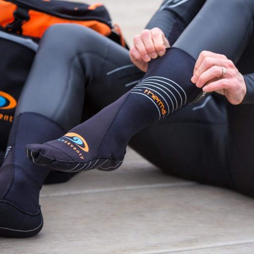  Blueseventy blueseventy Thermal Swim Socks - for Triathlon Training and Cold Open Water Swimming