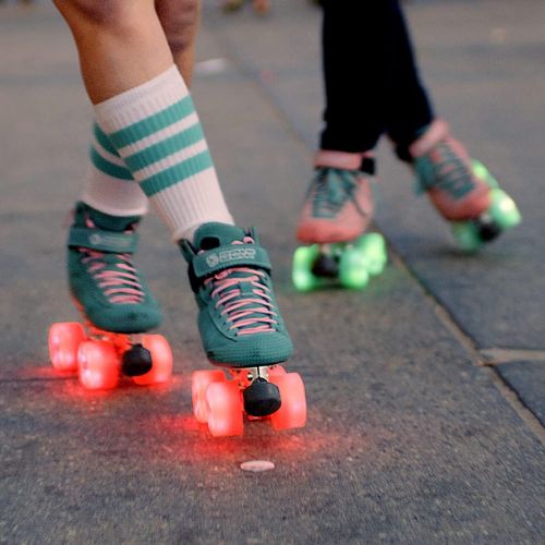  Bont Skates - Glow Light Up LED Quad Roller Skate Wheels - Luminous Recreational Street Outdoor Skating - 62x35mm 83A - Pack of 4 (Tickle Blue)